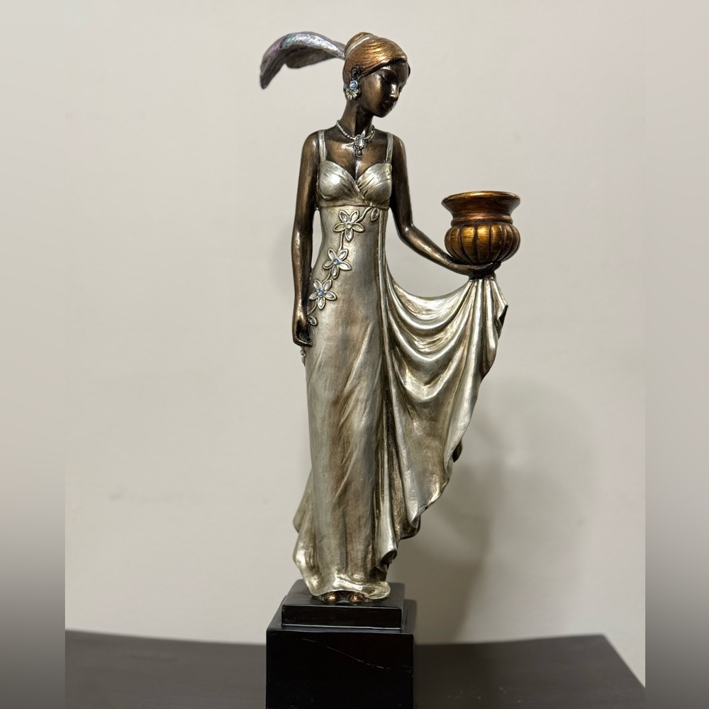 🤩STUNNING Luxurious ArtDeco Style Collectible Sculpture Candle holder